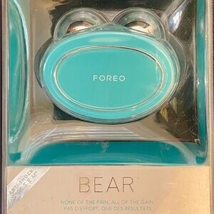 FOREO BEAR Skincare Tool in Aqua Blue